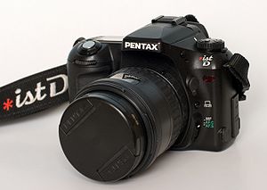 Pentax istD w FA20-35 K7NS1900.jpg